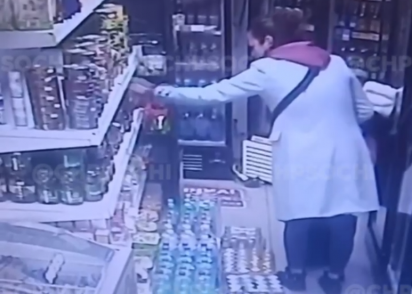 «Какой стыд»: в сочинском супермаркете произошла семейная кража