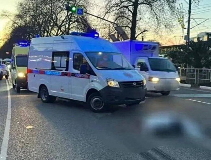 Грозит до 5 лет: водитель грузовика уснул за рулем и насмерть сбил 76-летнего пенсионера в Сочи