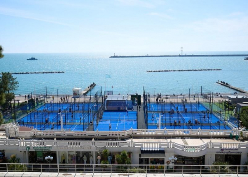 Корт для падел-тенниса появится на пляже в центре Сочи