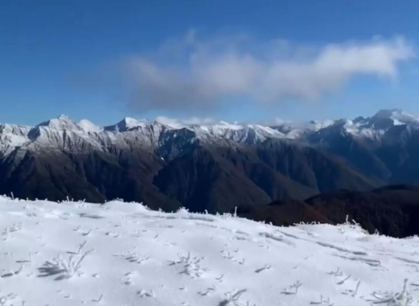  Заснеженные горы Сочи попали на видео