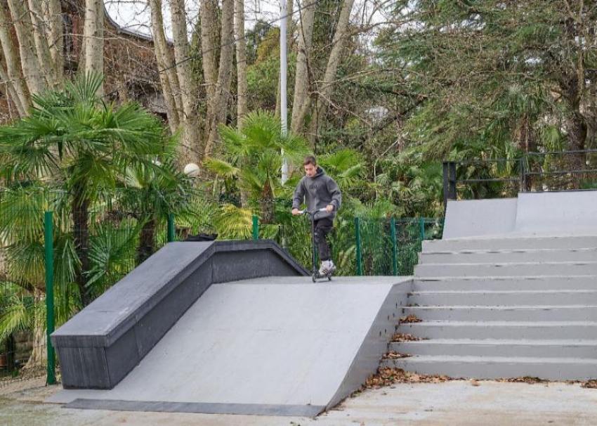 Популярная экстрим-площадка открылась в центре Сочи после многолетнего перерыва