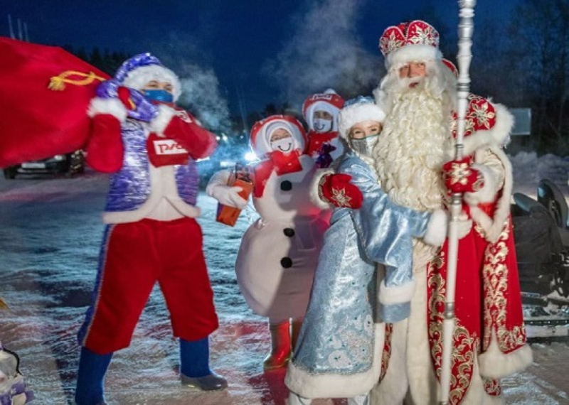 Пассажиров кругового поезда ждет уникальная возможность встретиться с Дедом Морозом, прибывшим из Великого Устюга.png
