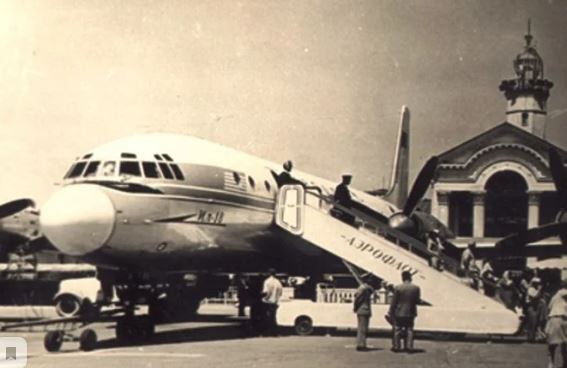 первый самолет в Адлере.JPG